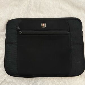 Swiss Gear Zip Up iPad tablet Case Front Pocket 11"x8.5"